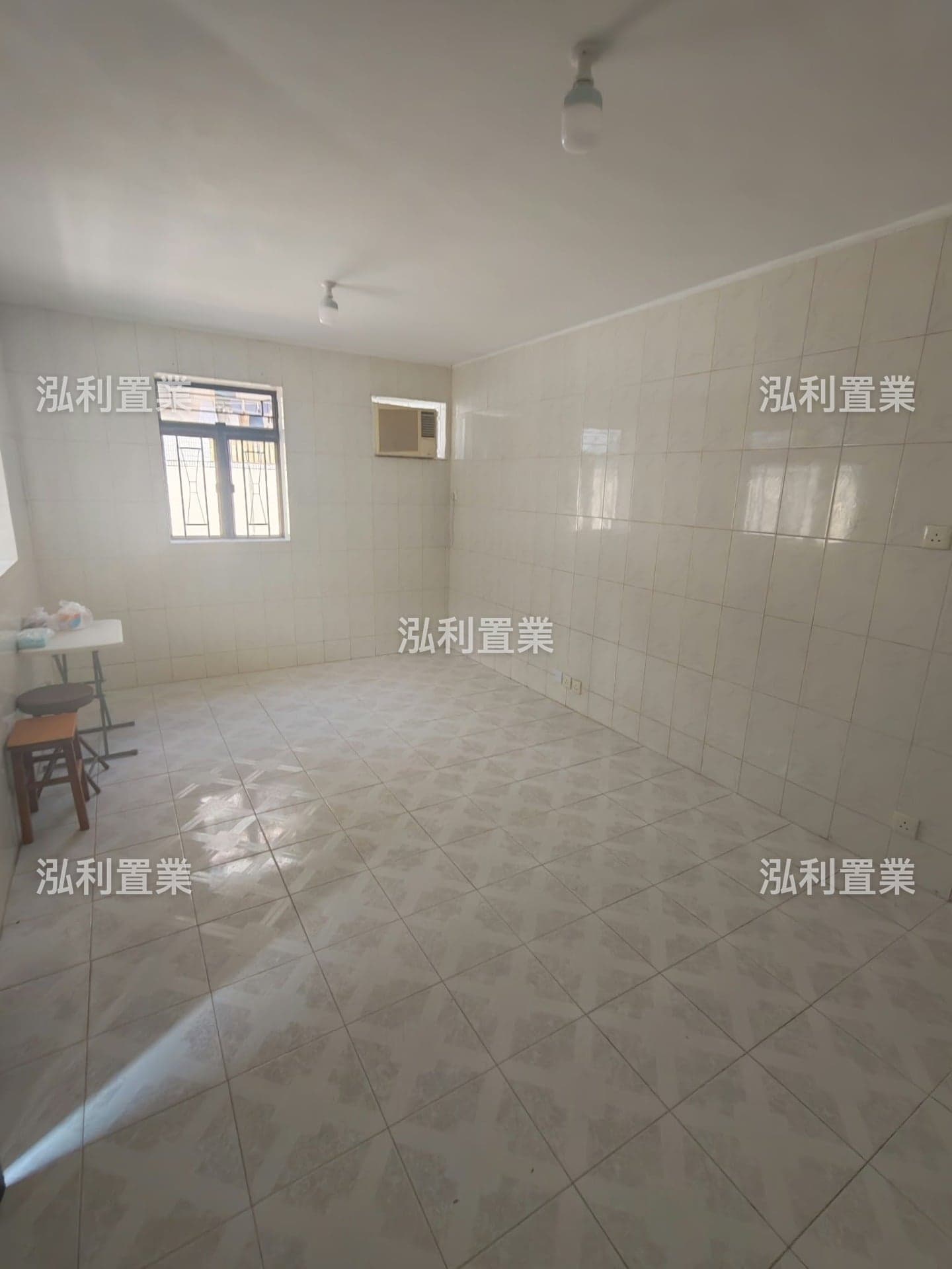 錦上路近大欖隧道700呎3房大廳地下花園/兩分鐘到路邊/小巴/巴士/去西鐵 元朗市中心 ·